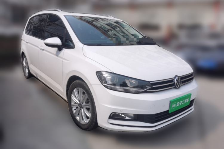 Used Volkswagen Touran 2021 Touran L 280TSI DSG Comfort Edition 7 Seats Front Right 45 Deg