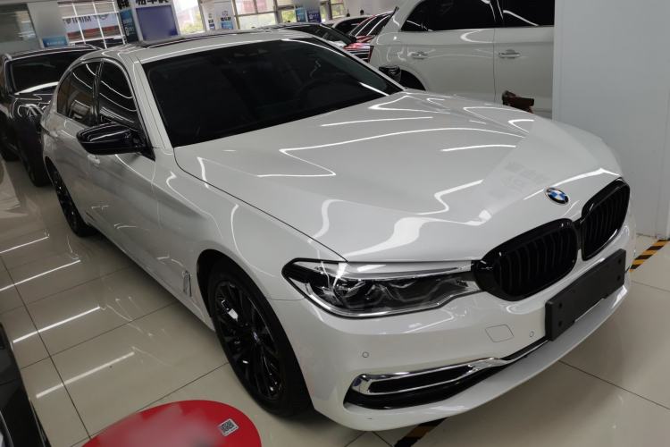 Used BMW 5 Series New Energy 2020 530Le Luxury Package Front Right 45 Deg