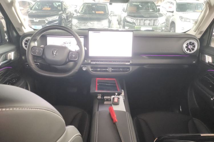 Used Tank 300 New Energy 2025 Hi4-T Center Console