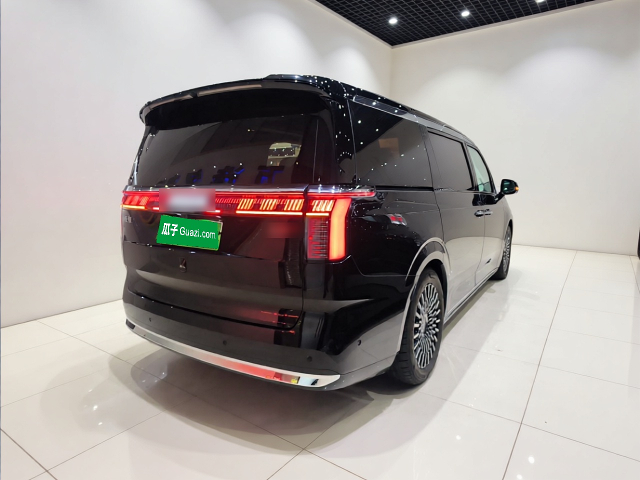 Zeekr 009 2024 7-Seater Walk-Through Version Four-Wheel Drive 108 kWh — снимка 6
