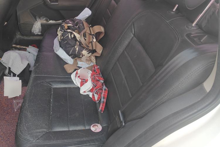 Used Volkswagen Gran Lavida 2013 1.6L Automatic Fashion Model Left Rear Seat