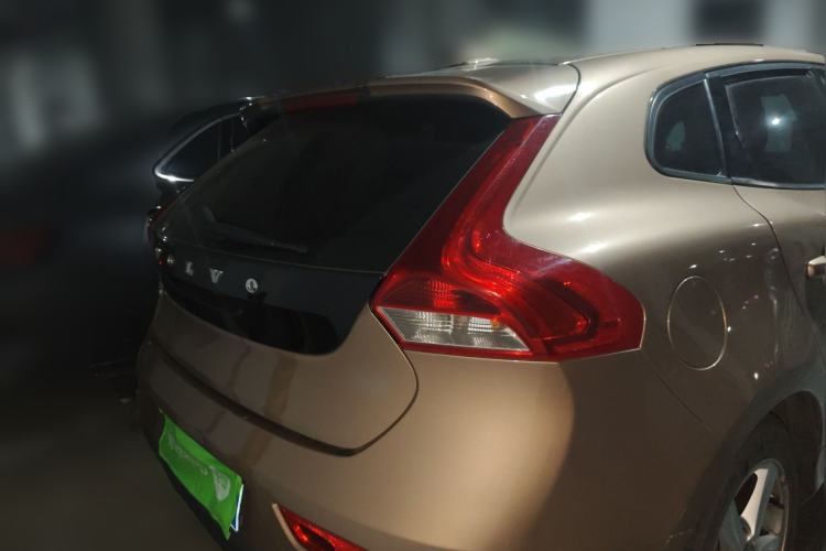 Used Volvo V40 2016 T3 Zhiyi Edition

