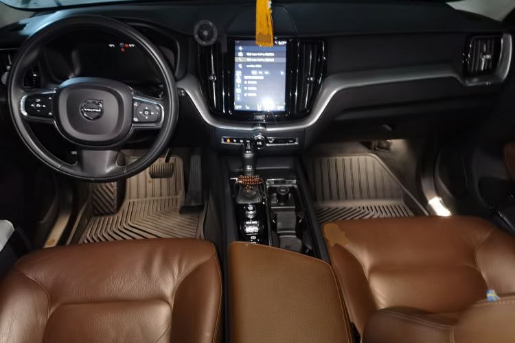 Used Volvo XC60 2019 T5 4x4 Smart Edition China V Standard
