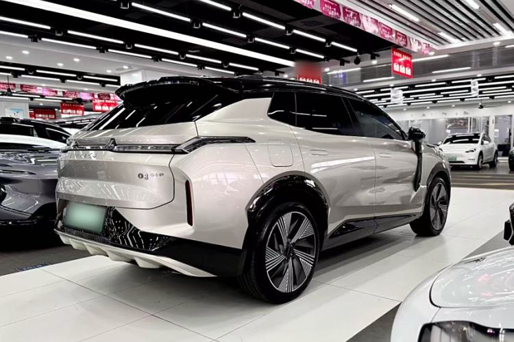 Used Lynk & Co 08 EM-P 2023 245km Ultra-Long Range Halo