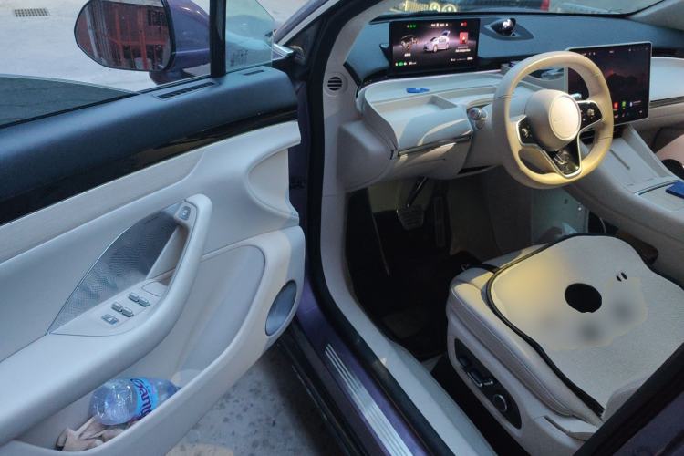 Used Hima Luxeed R7 2024 All-Electric 802 km Max Driver Seat