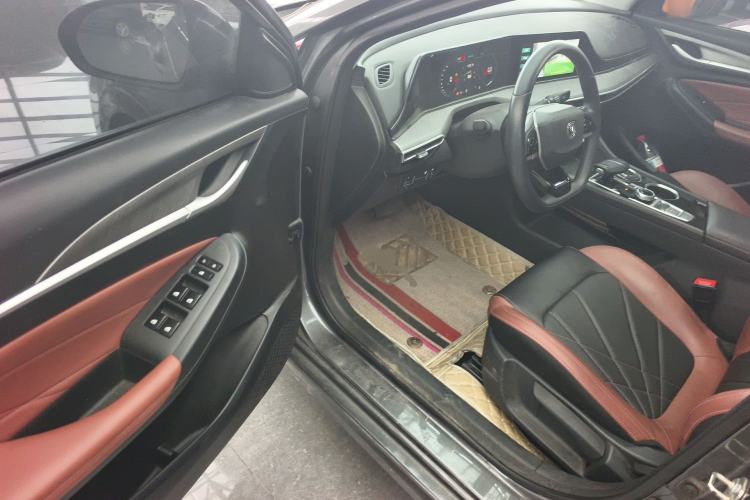 Used CHANGAN Eado 2023 Changan Edition PLUS Blue Whale NE 1.4T GDI DCT Prestige Version Driver Seat