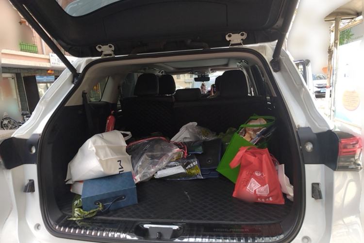 Used Toyota Highlander 2022 Dual-Engine 2.5L Four-Wheel Drive Supreme Edition 7-Seater Trunk