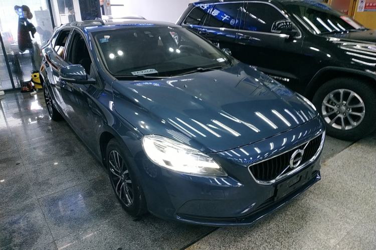 Used Volvo V40 2018 T3 Zhiyi Edition