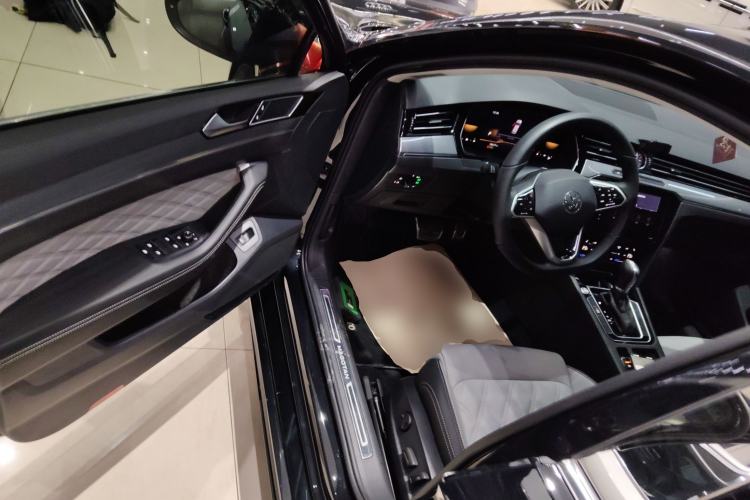 Used Volkswagen Magotan 2023 2 Million Units Limited Edition 330TSI DSG Leading Version Driver Seat