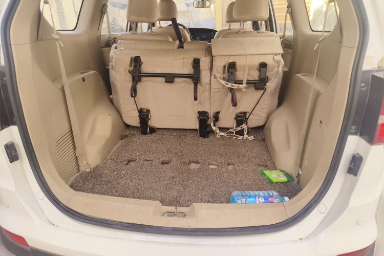 Used Baojun 730 2016 1.5T Manual Comfort Version 7 Seats Trunk