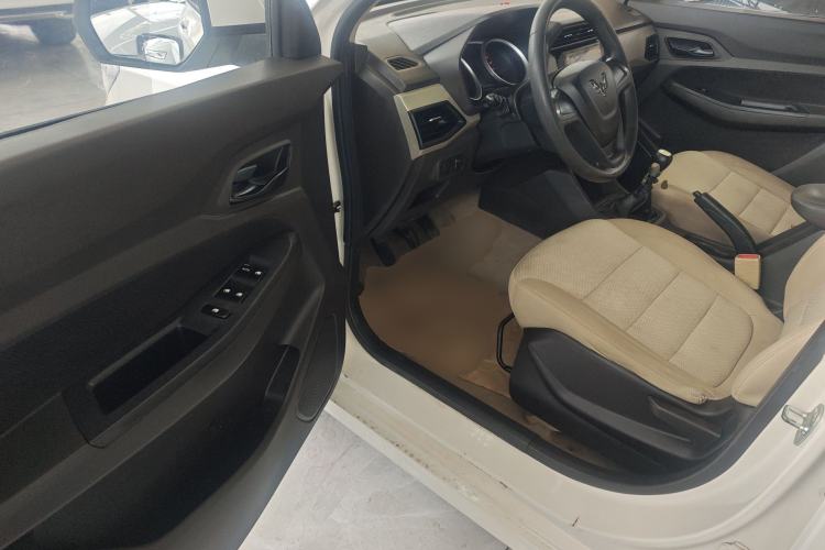 Used Wuling Hongguang 2019 1.5L S Standard Version China VI LAR Driver Seat