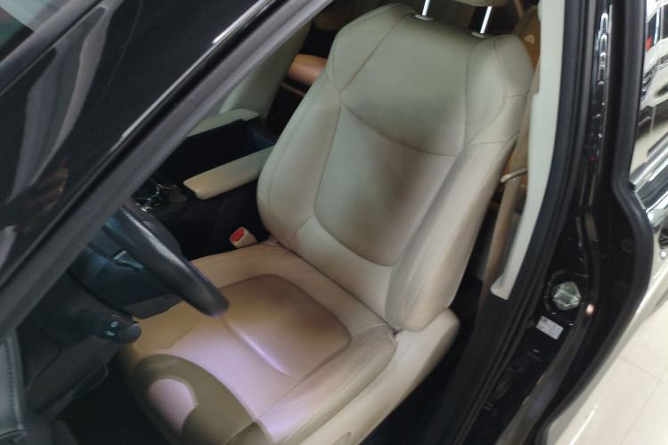 Used Toyota Granvia 2022 2.5L Hybrid Prestige Edition