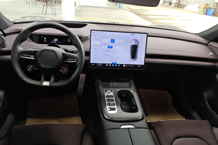 Used Xiaomi Auto SU7 2024 Four-Wheel Drive Ultra-Long Range Advanced Intelligent Driving Max Edition Center Console