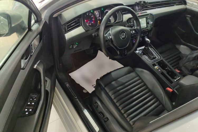 Used Volkswagen Magotan 2018 330TSI DSG Advanced Model Driver Seat