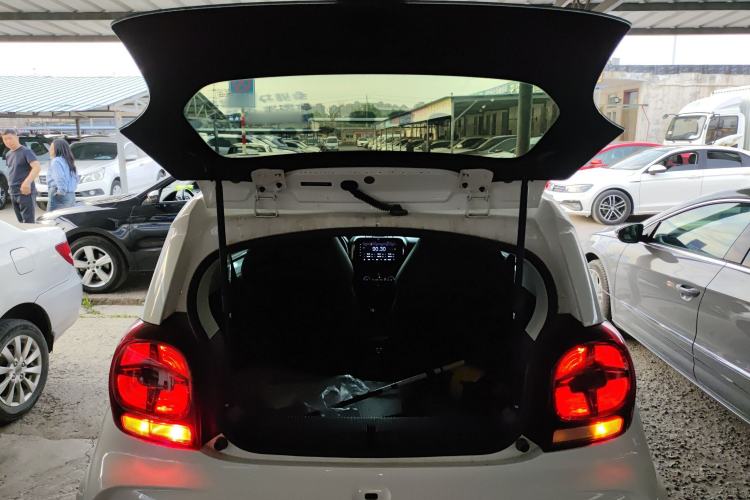 Used Roewe Clever 2021 302km Excellence Edition Trunk