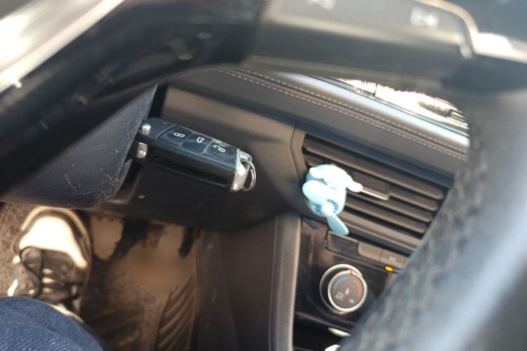 Used Volkswagen Sagitar 2019 200TSI DSG Comfort Version China VI Standard Interior 1