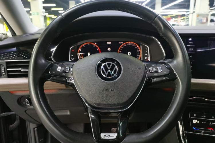 Used Volkswagen Passat 2021 330TSI Luxury Edition Steering Wheel