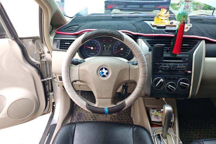 Used Venucia D50 2015 1.6L Automatic Fashion Edition
