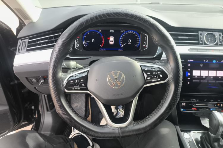 Used Volkswagen Magotan 2025 Zhongxiang Version 330TSI DSG Luxury Edition Steering Wheel
