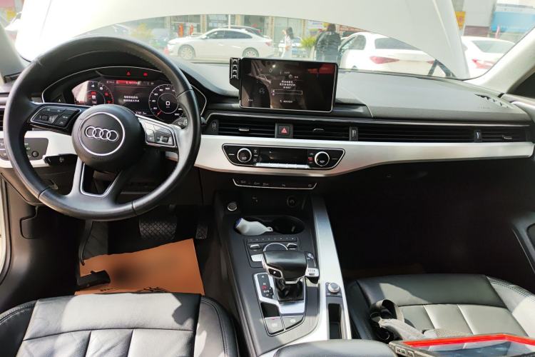 Used Audi A4L 2018 30th Anniversary Edition 40 TFSI Fashion Model
