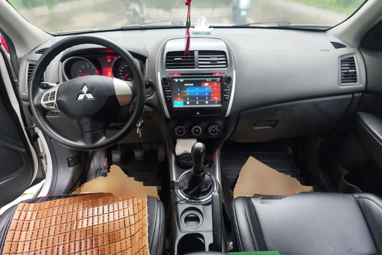 Used Mitsubishi ASX 2013 1.6L Manual Two-Wheel Drive Standard Edition Center Console