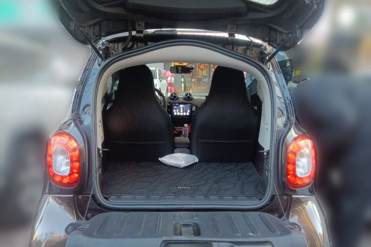 Used smart fortwo 2018 1.0L 52kW Chocolate Special Edition China V Emission Standard
