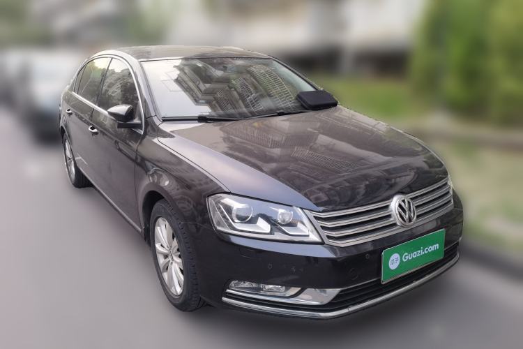 Used Volkswagen Magotan 2013 1.8TSI Luxury Model Front Right 45 Deg