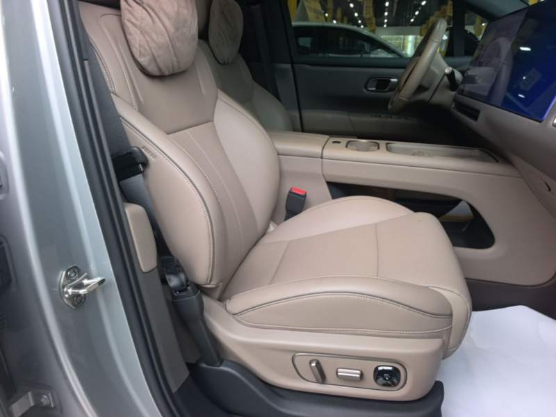 Used Li Auto i6 2025 Model Two-Wheel-Drive Standard Type — 24