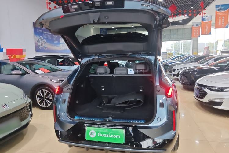 Used Lynk & Co 08 EM-P 2025 220 km All-Wheel-Drive Performance Halo