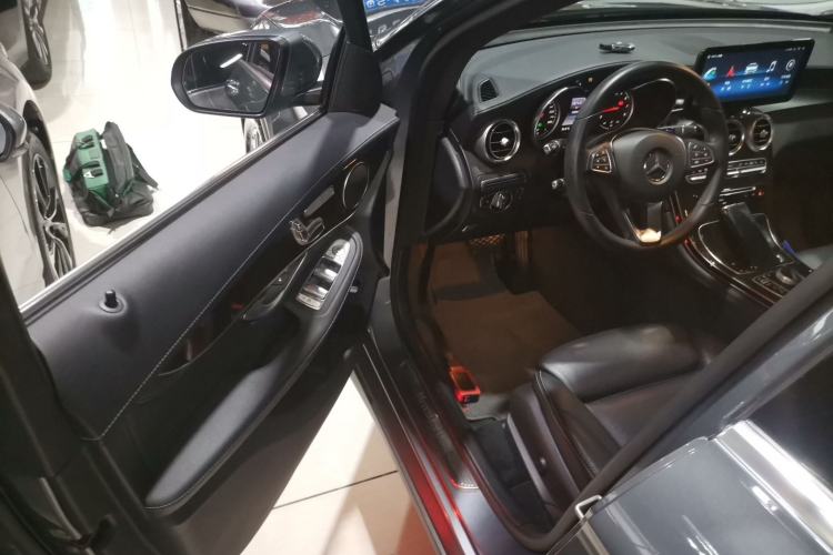 Used Mercedes-Benz GLC 2017 GLC 260 4MATIC Dynamic Edition Driver Seat