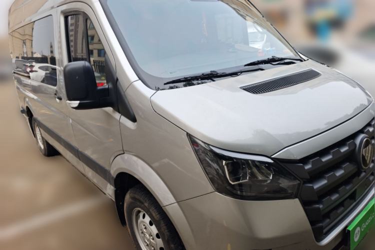 Used Foton Toano 2024 Tuyano Pro Multi-Function 2.0T Manual Rear-Drive Long Wheelbase Mid-Roof Design Single Rear Tire—Available in 5/6/7/9-Seater Configurations