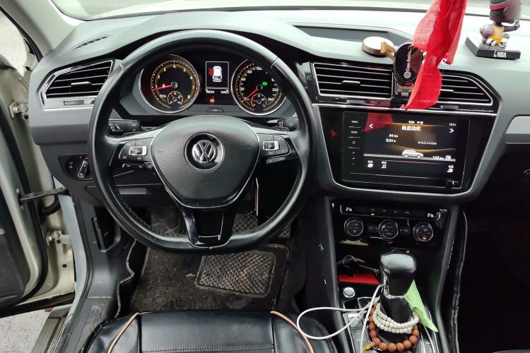 Used Volkswagen Tiguan L 2019 Updated Version 330TSI Automatic Two-Wheel Drive Panoramic Comfort Edition China VI Standard Steering Wheel