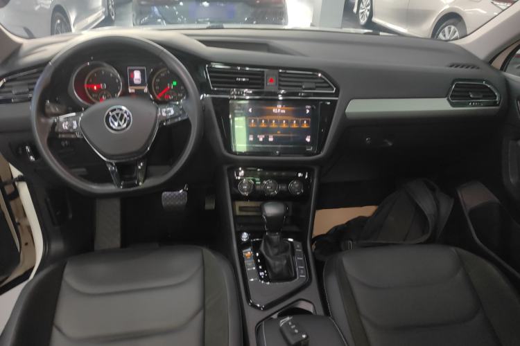 Used Volkswagen Tiguan L 2021 330TSI Automatic Two-Wheel Drive Smart Edition
