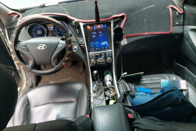 Used Hyundai Sonata 2015 Classic 2.4L Automatic Leading Edition China V Standard Center Console