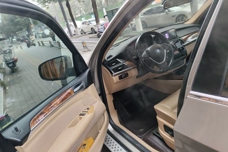 Used BMW X5 2011 xDrive35i Luxury Model
