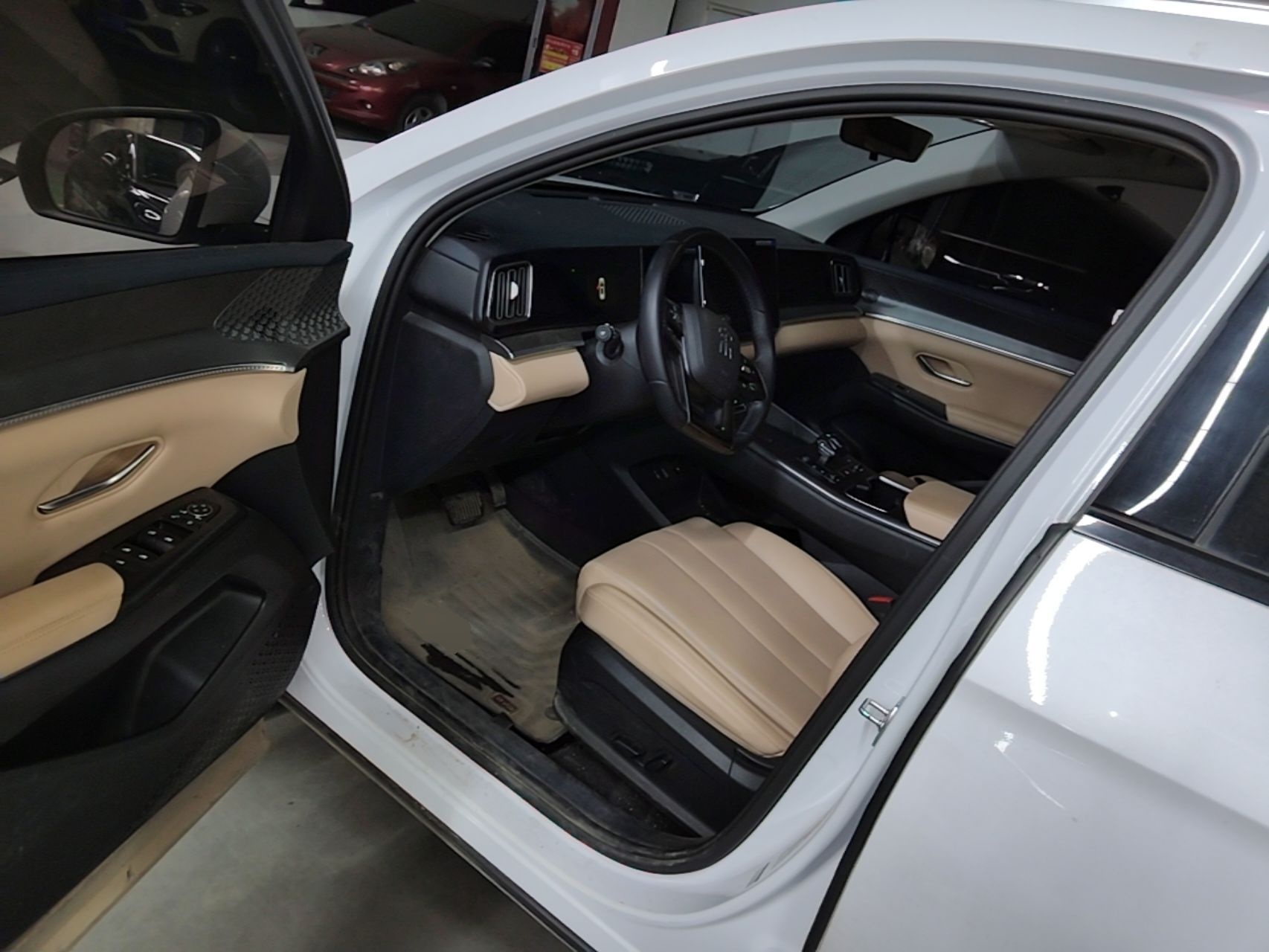 BYD Song Pro New Energy 2025 Second-Generation DM-i 75KM Leading Edition — снимка 18