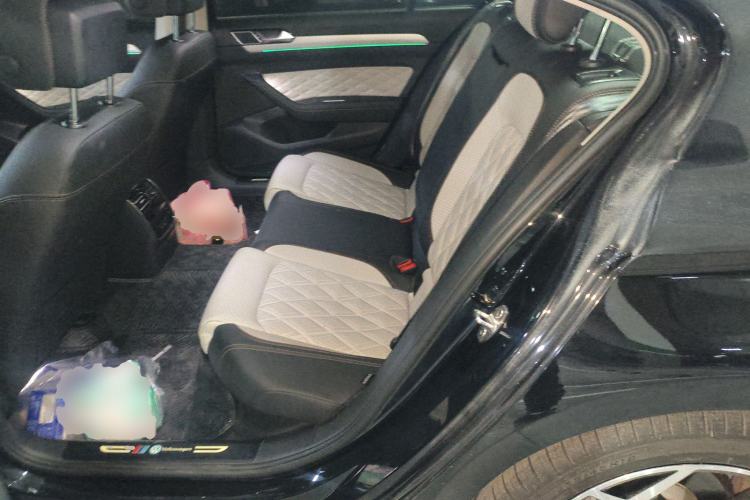 Used Volkswagen Magotan 2023 2 Million Units Commemorative Edition 330TSI DSG Luxury Version Left Rear Seat