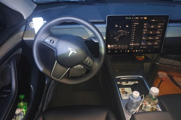 Used Tesla Model Y 2023 Rear-Wheel-Drive Version
