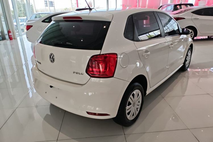 Used Volkswagen Polo 2016 1.4L Manual Fashion Model Rear Right 45 Deg