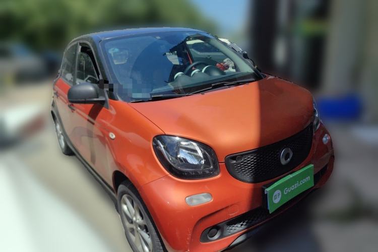 Used smart forfour 2016 1.0L 52 kW Dynamic Edition Front Right 45 Deg
