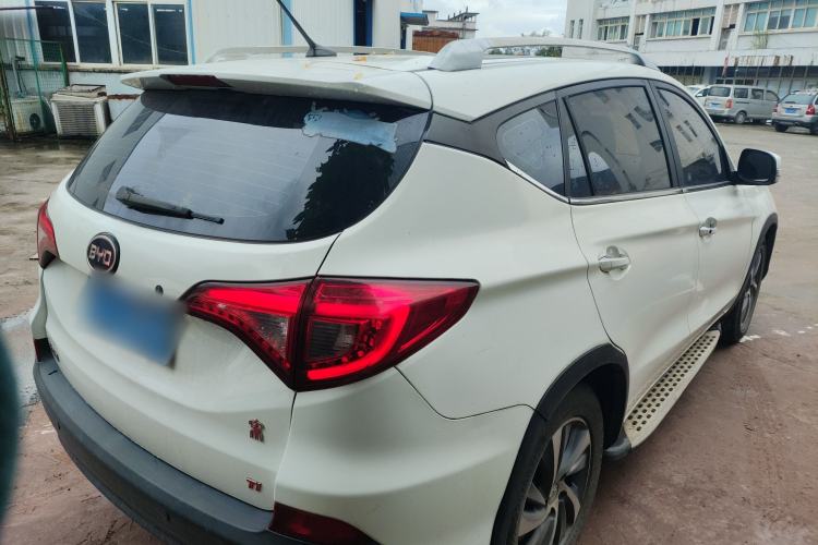 Used BYD Song 2016 1.5TI Manual Luxury Model
