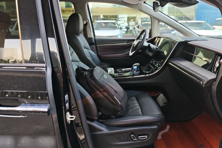 Used GAC Trumpchi M8 2024 Master Series Super Hybrid Edition
