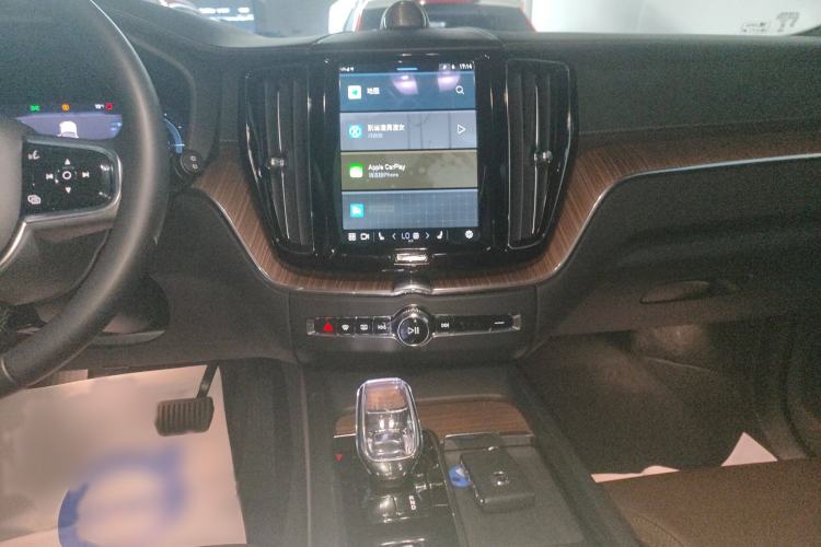 Used Volvo XC60 New Energy 2024 T8 Plug-in Hybrid Long-Range All-Wheel Drive Smart Luxury Edition