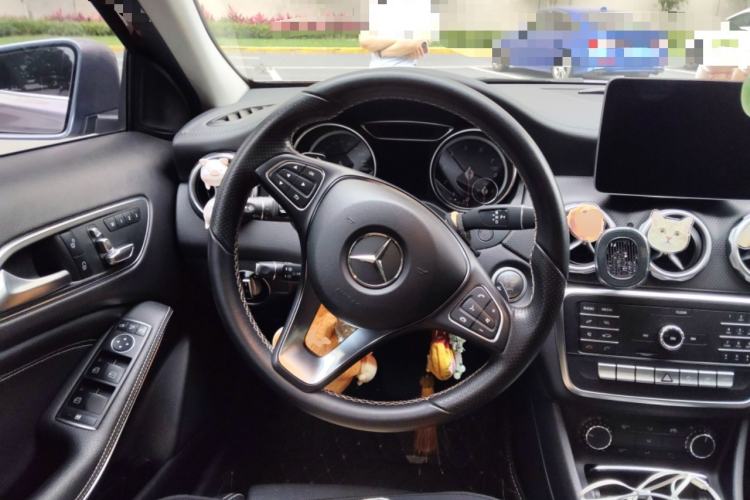 Used Mercedes-Benz GLA 2018 GLA 200 Fashion Model Steering Wheel