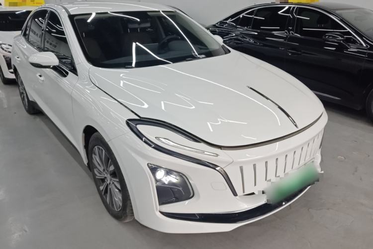 Used Hongqi E-QM5 2022 431 km Charge & Enjoy Edition Front Right 45 Deg