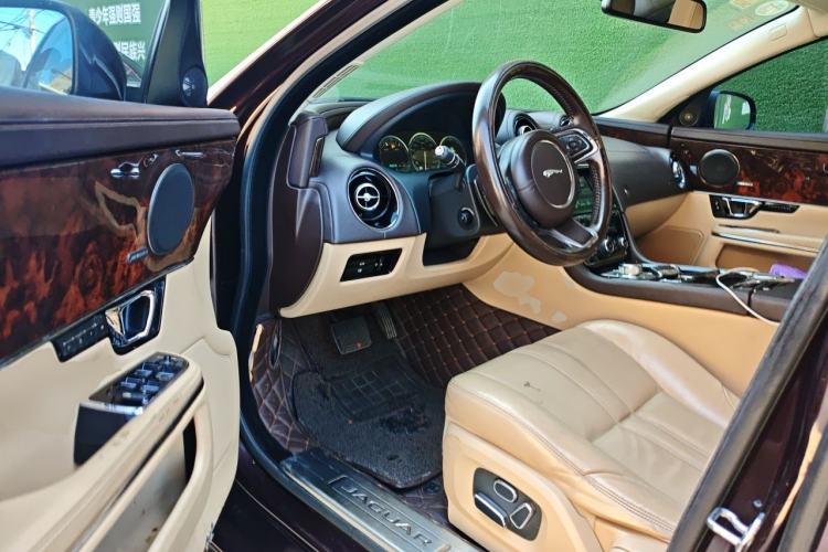Used Jaguar XJ 2014 XJL 2.0T Two-Wheel Drive Panoramic Business Edition
