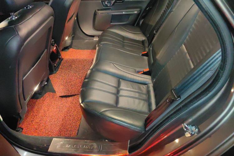 Used Jaguar XJ 2015 XJL 3.0 SC Elegant Business 80th Anniversary Limited Edition Left Rear Seat