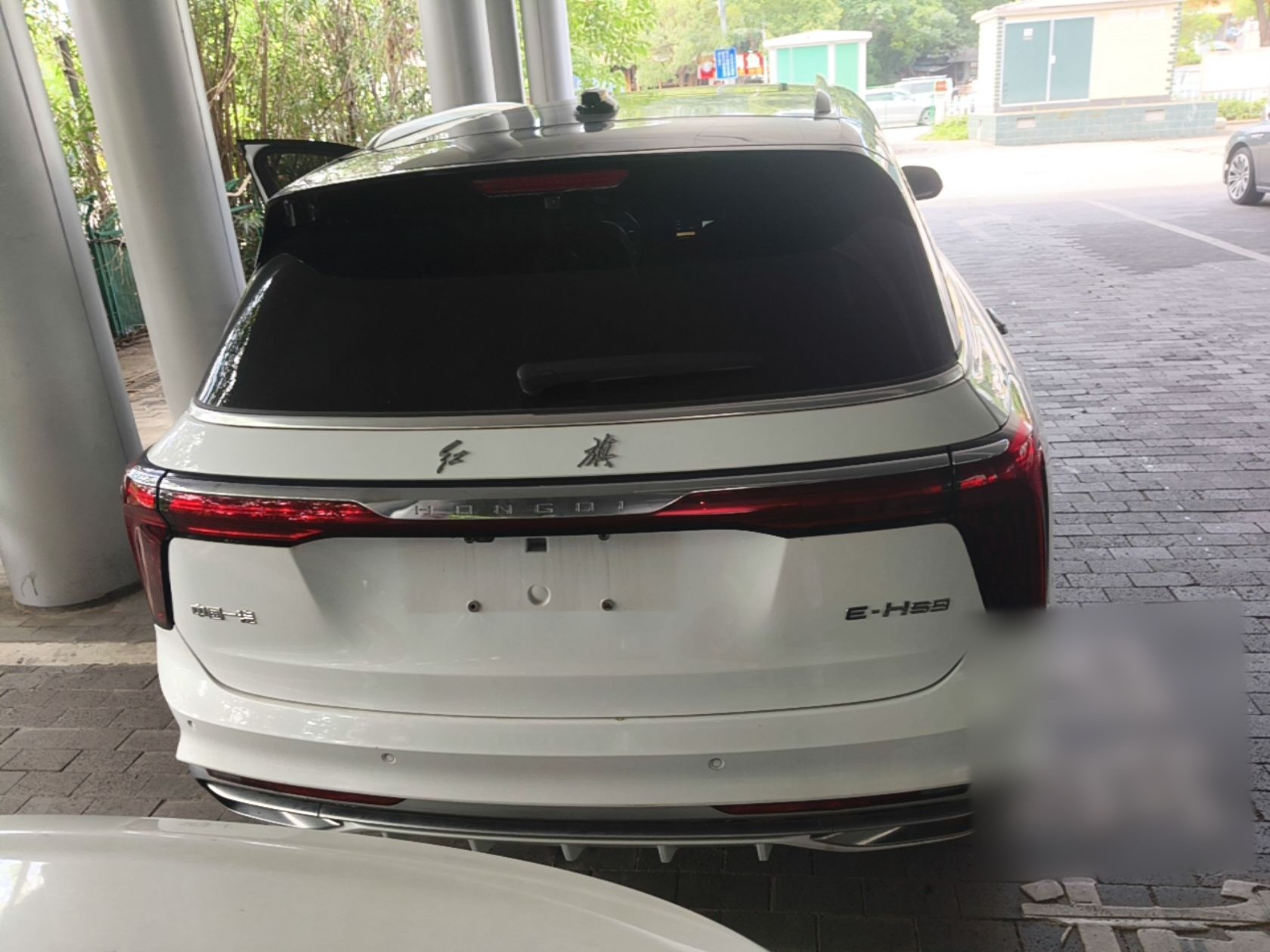 Hongqi E-HS9 2022 660 km Range Flagway Edition Six Seats — снимка 5