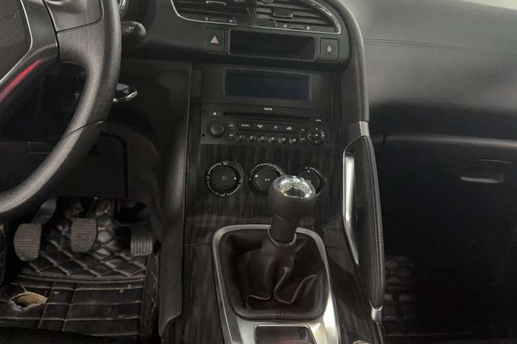 Used Peugeot 3008 2015 2.0L Manual Classic Edition