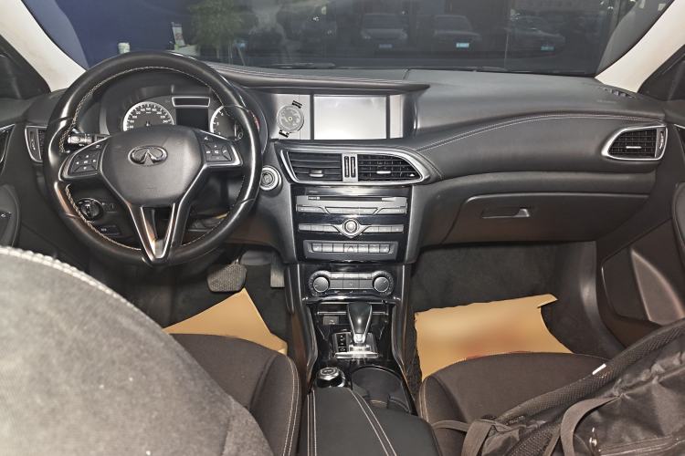 Used Infiniti QX30 2017 1.6T Two-Wheel Drive Fashion Edition